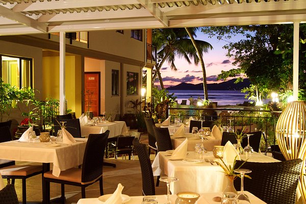 LE REPAIR BOUTIQUE HOTEL & RESTAURANT seychelles summer rain tours