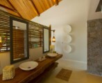 villa-deckenia-seychelles-summer-rain-tours